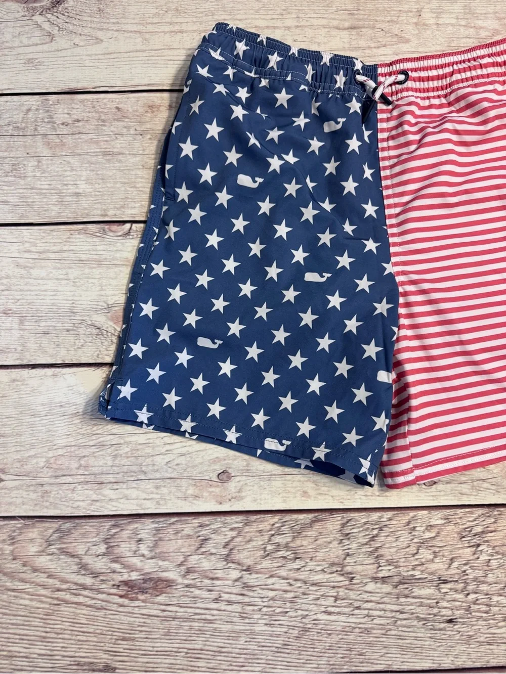 📌EC • Vineyard Vines • Boys • Split Stars & Stripes Swim Shorts